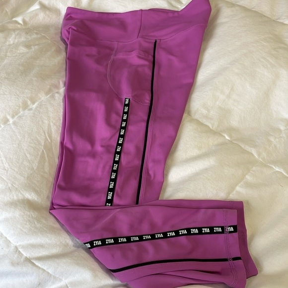 ZYIA |Active |Bright Lilac|Piping |Pocket Light n Tight|Crop |Legging |Size 8-10 - Picture 12 of 16